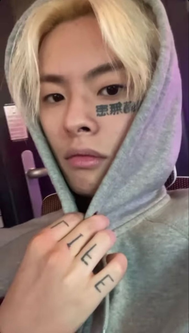 selfolssi ♤ tweet media