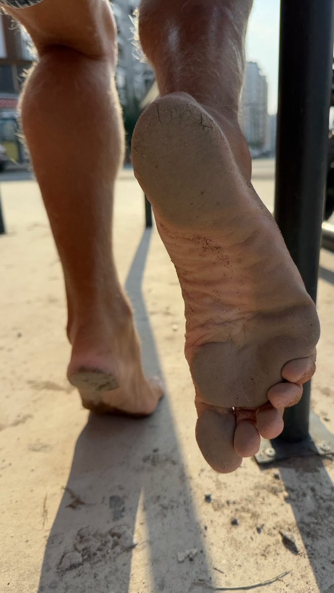 Do you wanna kiss my sexy soles?!) 😘👣🍆