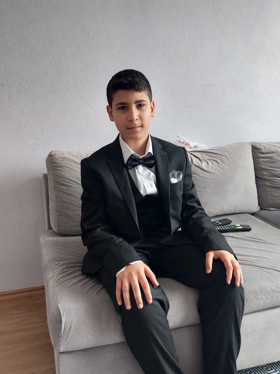 Azer Taşni'den  hala haber yok görenlerin 0544 532 39 01 aramaları rica olunur Dün akşam 18.30'dan sonra kendisinden haber alınamadı 12 yaşında Kocaeli Derince