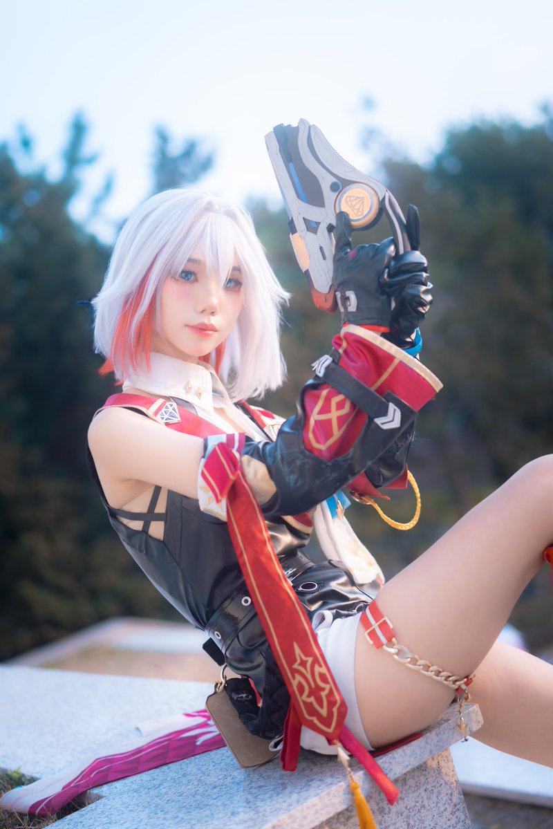 ℂ𝕚𝕖𝕝 tweet media