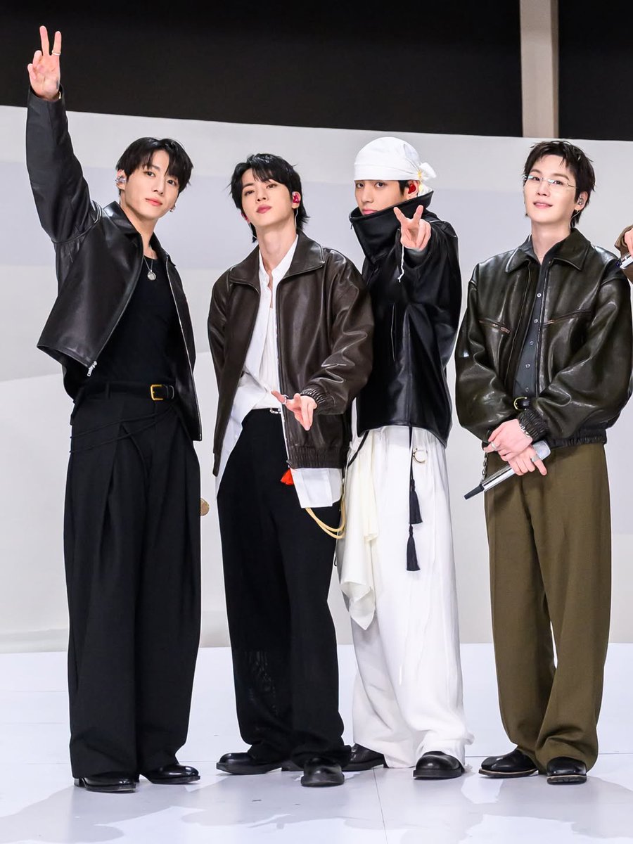 BTS FANCAFE tweet media