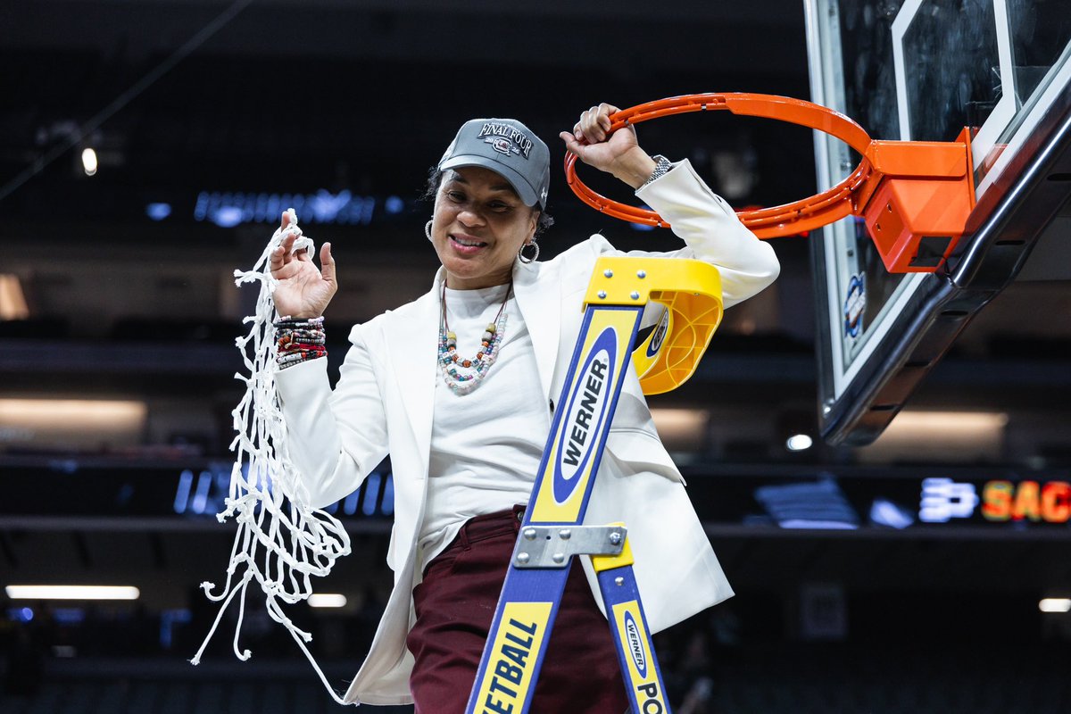 GamecockWBB's tweet photo. Never gets old 🙌 https://t.co/aWsOEKcL2X