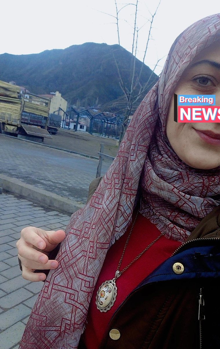 Ay eşarbımı yan bağlamışım yaaa dkdkdld