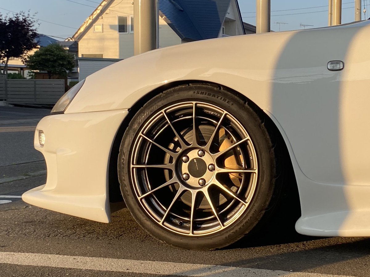 piccolo_DLF33's tweet photo. スープラのフロントに9J 225/45R18ってどうなんだ、、、

今は255/35R18でカッコイイけど、乗り心地良くしたい、、でもカッコ良さも捨てたくない https://t.co/3A4G9sYbrD