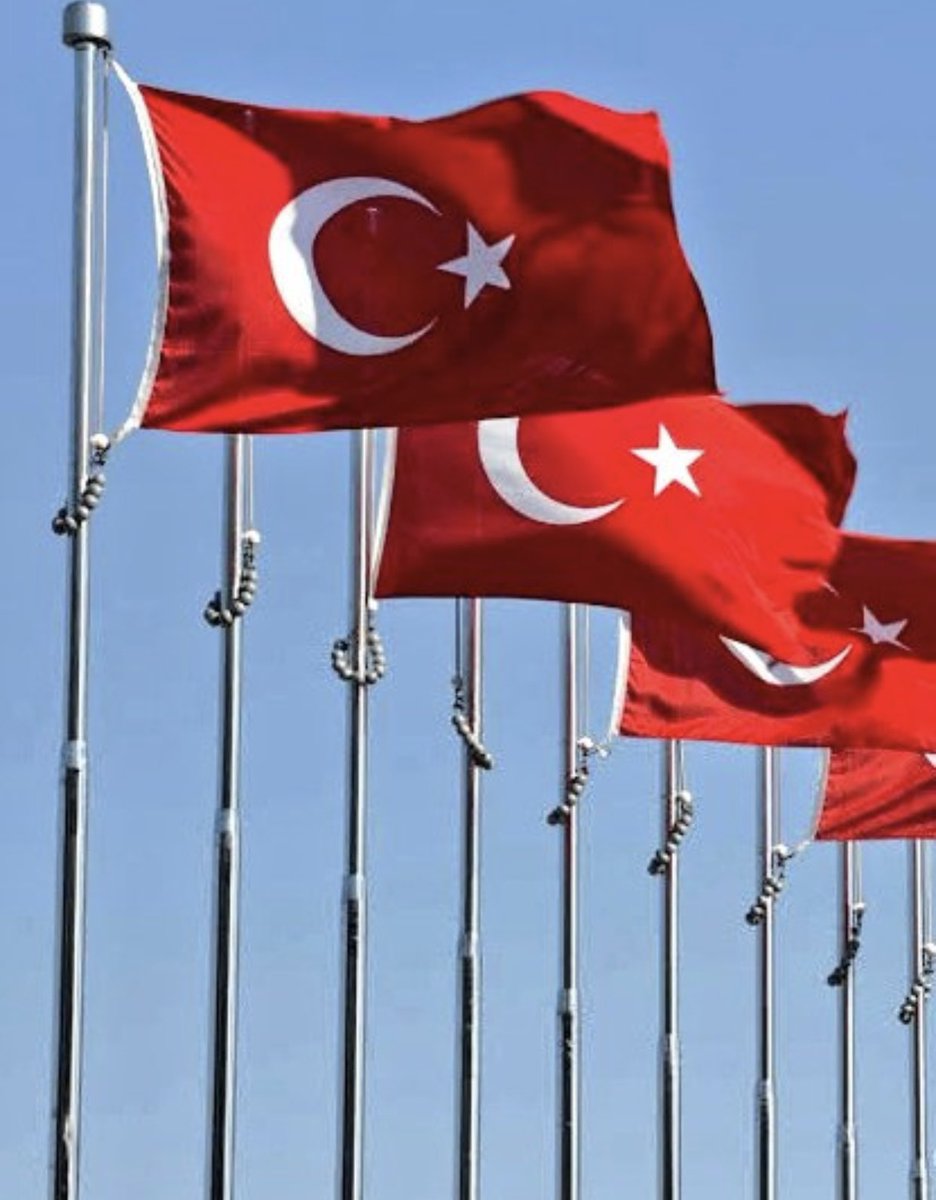 isacoskun1966's tweet image. Bugün günlerden Türkiye 🇹🇷
Bugün günlerden kırmızı beyaz..
Haydi çocuklar 🇹🇷❤️ 🤍 🔥 
#BizimÇocuklar 
#Millitakım 
#KosovaTürkiye