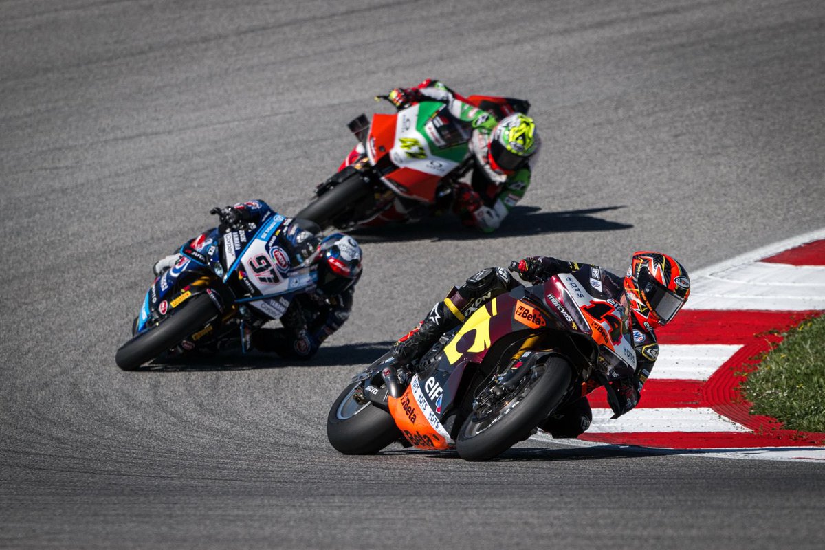 Sam Lowes tweet media