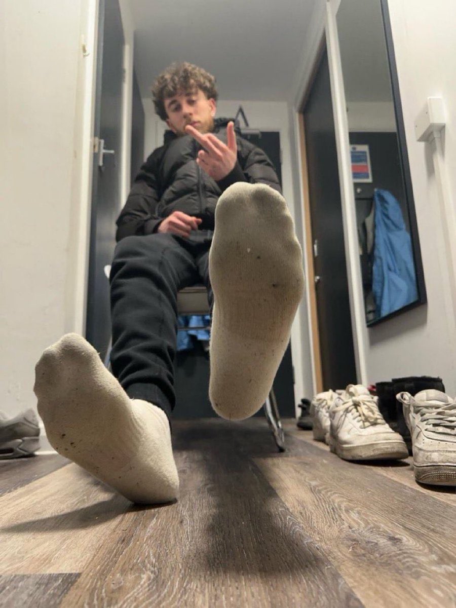 BestSockMasters's tweet photo. MasterOfTheDay (30thMarch)
Yesterday favourite #Footmasters are:
1st- @MasterWillcx- 103❤️🎉
2nd- @Findom_Jj -60❤️
3rd- @alpharichldn - 57 ❤️
4th- @MasterKS_ - 55❤️
just some fun.This is based off ❤️ on tweets. Please note, ❤️ may change
4 out of 6 https://t.co/7CJgDnCtCE