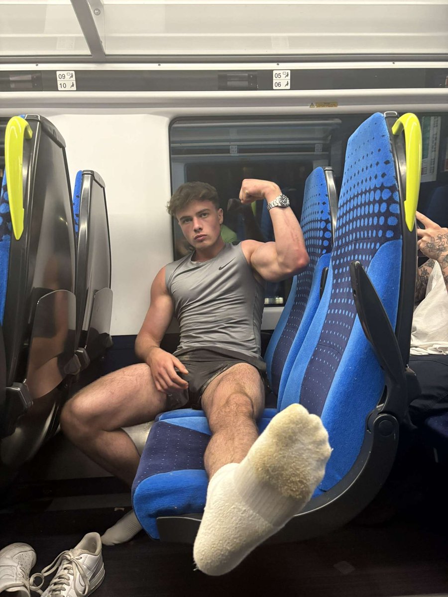 BestSockMasters's tweet photo. MasterOfTheDay (30thMarch)
Yesterday favourite #Footmasters are:
1st- @MasterWillcx- 103❤️🎉
2nd- @Findom_Jj -60❤️
3rd- @alpharichldn - 57 ❤️
4th- @MasterKS_ - 55❤️
just some fun.This is based off ❤️ on tweets. Please note, ❤️ may change
4 out of 6 https://t.co/7CJgDnCtCE