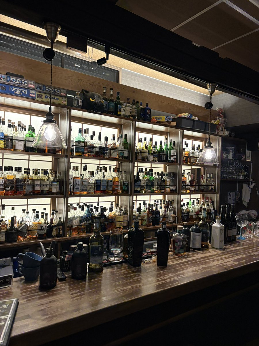 WHISKYPUBNOIR tweet media