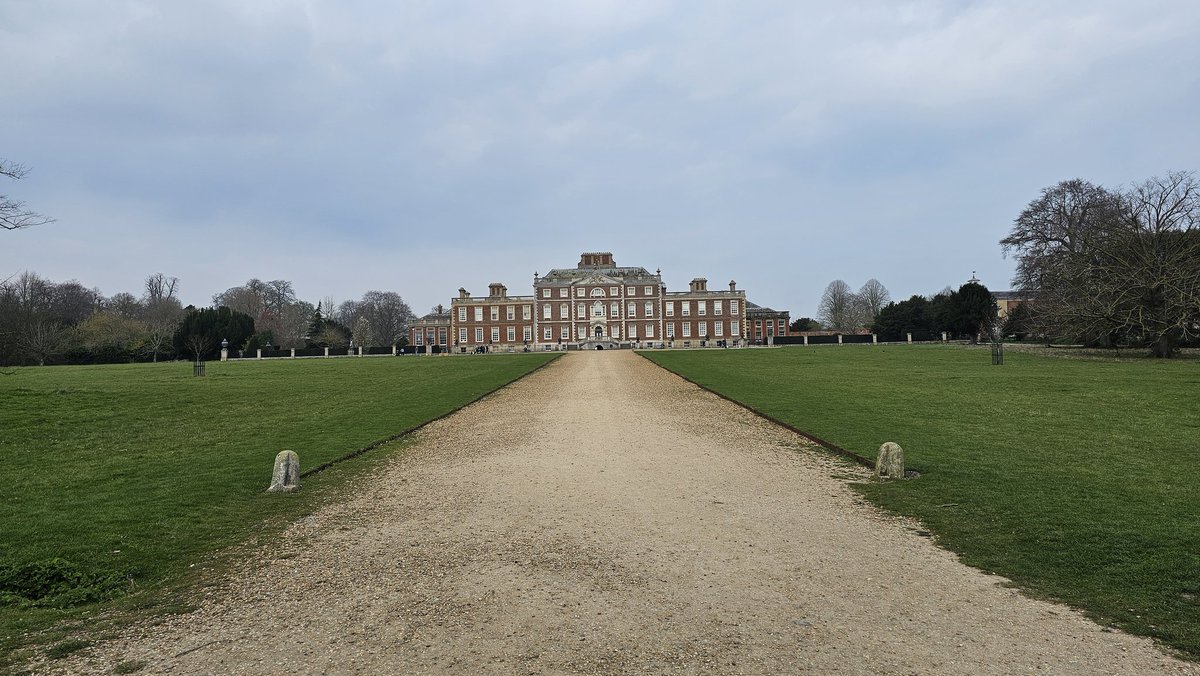 MrC_Copperpot's tweet image. Buildings and water, a lovely sight #History #GrandDesigns #Waterside