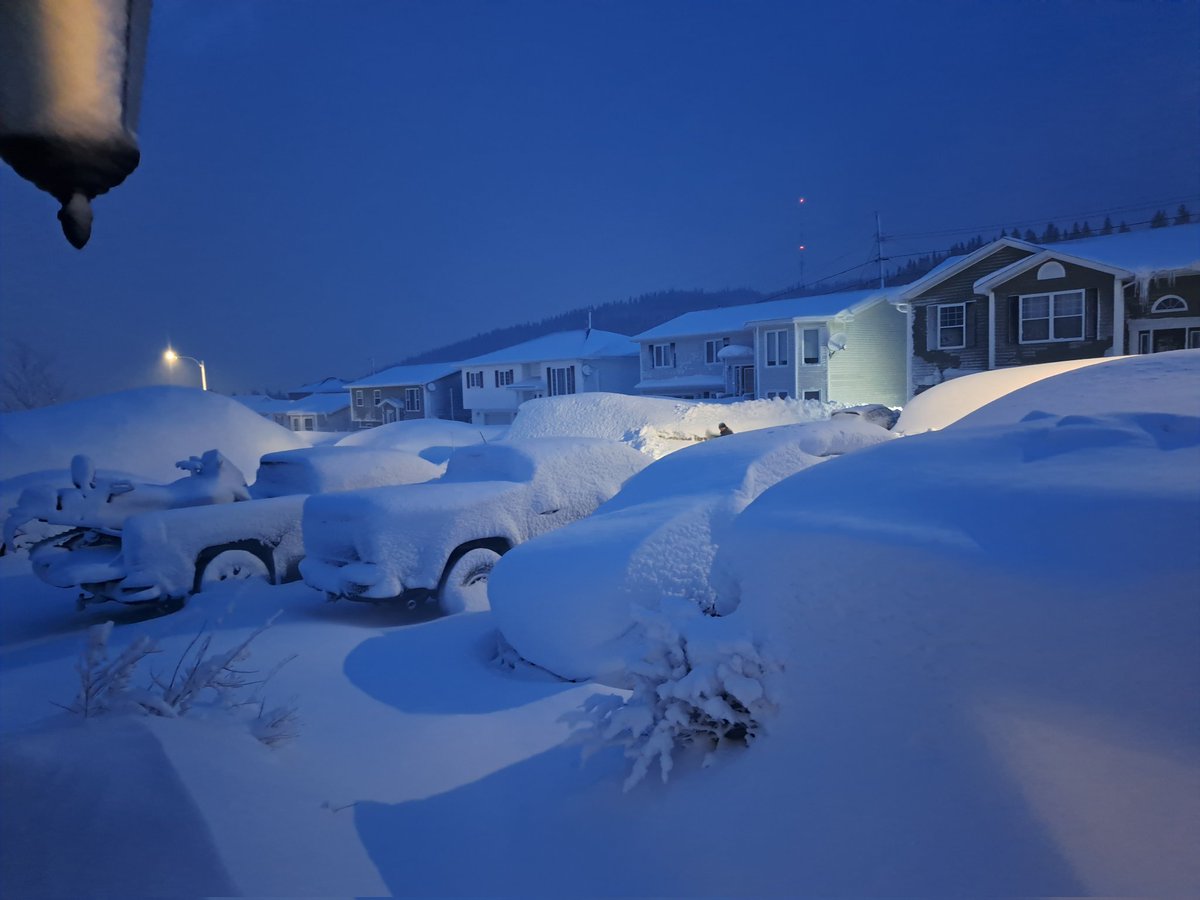 petersmithcb's tweet image. Spring??? We dont do that in #NL 🥶. 30 cms of wet concrete at elevation in #cornerbrook overnight. @weathernetwork @EddieSheerr @MurphTWN @NTVNewsNL