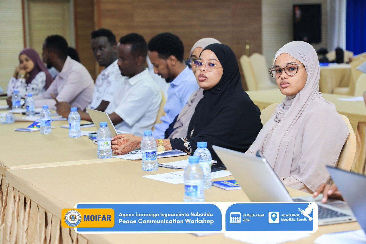 MoIFARSomalia's tweet photo. Peace Communications Expert Abdi Barud is leading participants through a session on communicating in fragile and conflict-affected contexts.

The session also covers an overview of Somalia’s digital media landscape, alongside key discussions on digital literacy and information disorder, equipping participants with practical tools for responsible communication in complex environments.

#CommunicationsForPeace #DigitalLiteracy
#CounteringMisinformation