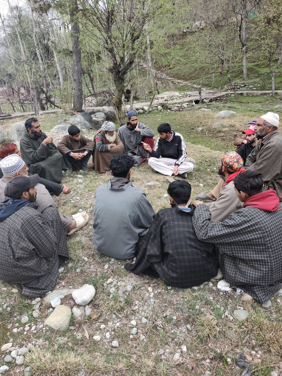 Choudharyabaziz's tweet photo. The best Leader is the one who listens to the voice of the people and stands with them in every situation.
#Panchayat 
#Halqa
#Devpora https://t.co/rOg9BZ2iTf