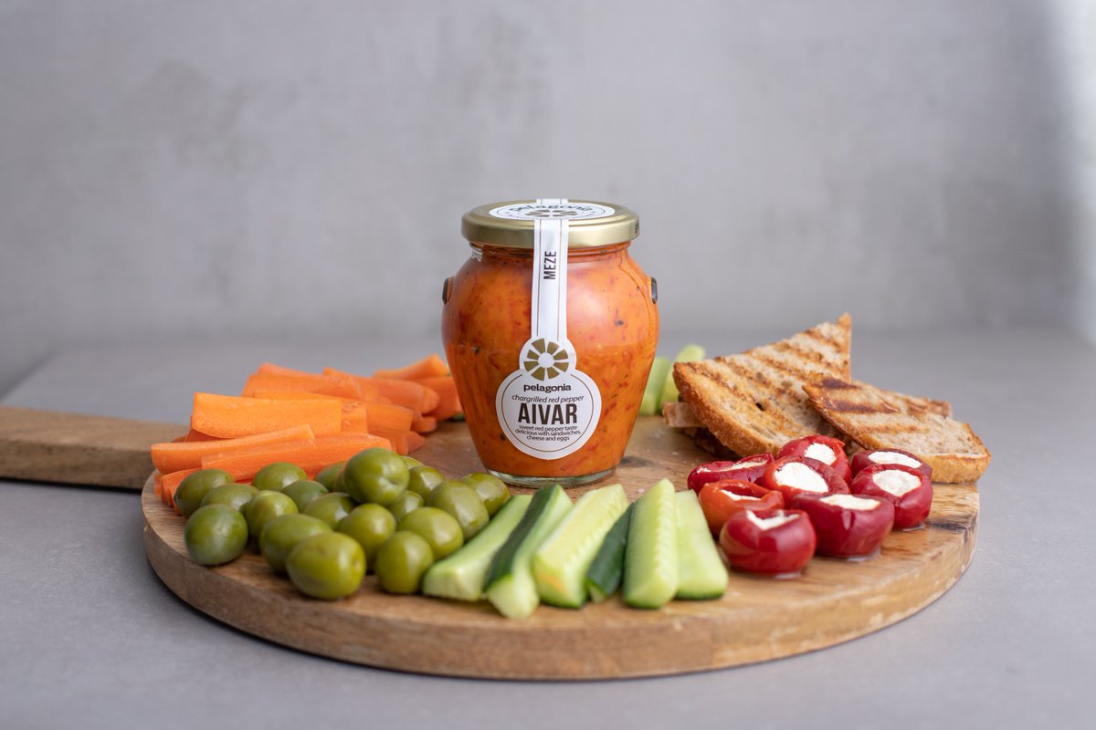 Hands up if you love board games! 🙋‍♂️

We're confident this (sharing) board game will appeal to everyone.