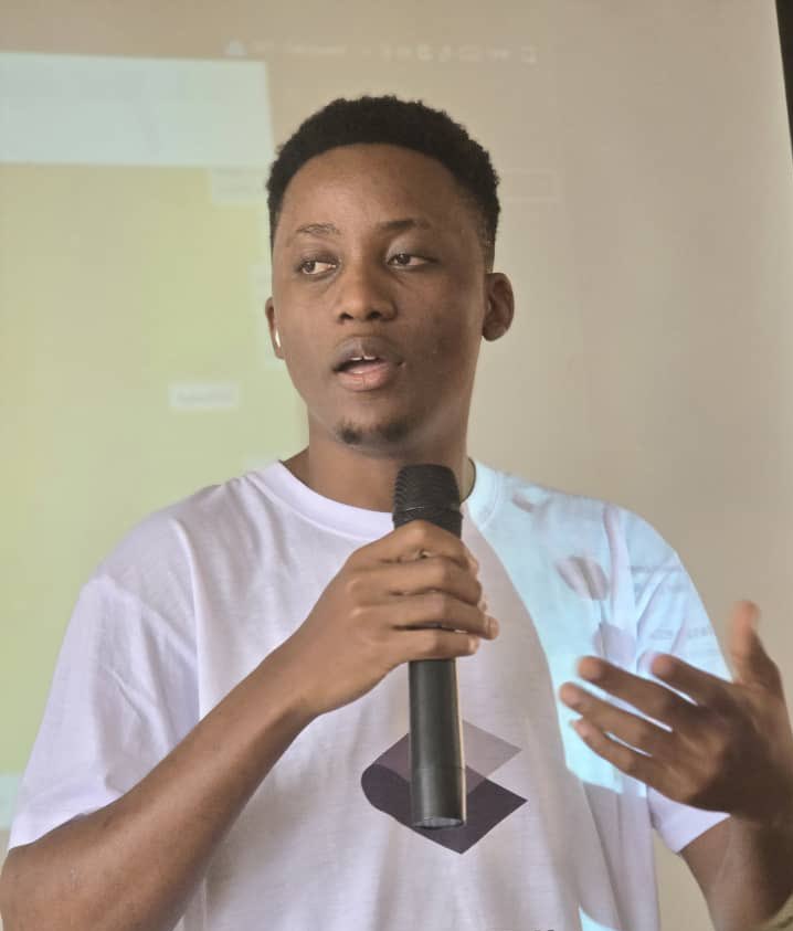 ᴍʀ.ᴄᴏɴғᴀᴍ tweet media