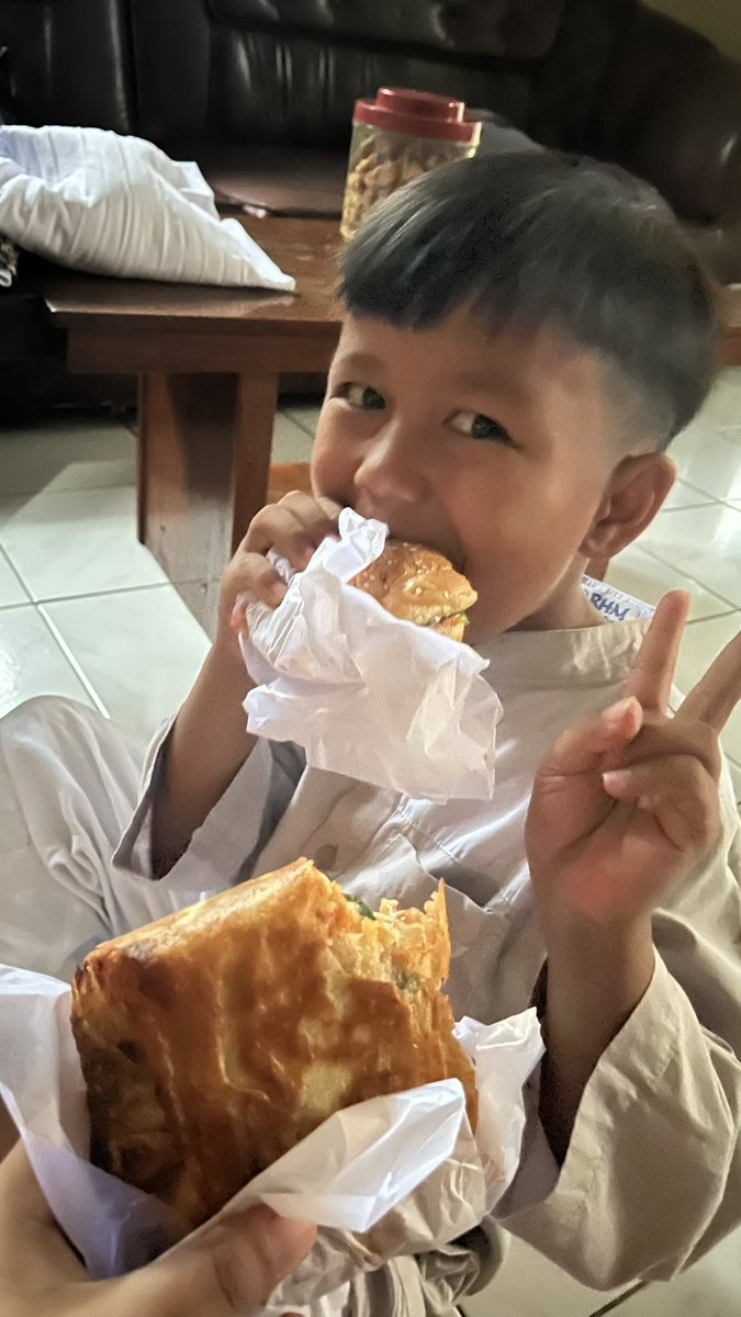 yourgirlfriend tweet media