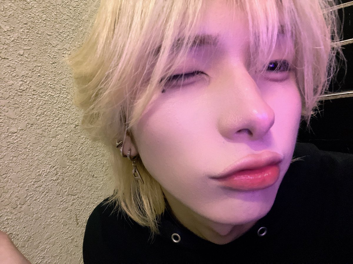 あおい tweet media