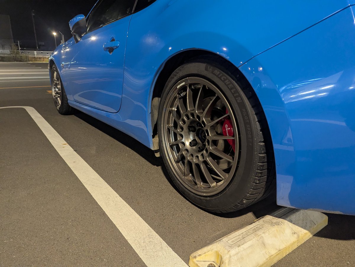 あずまる tweet media