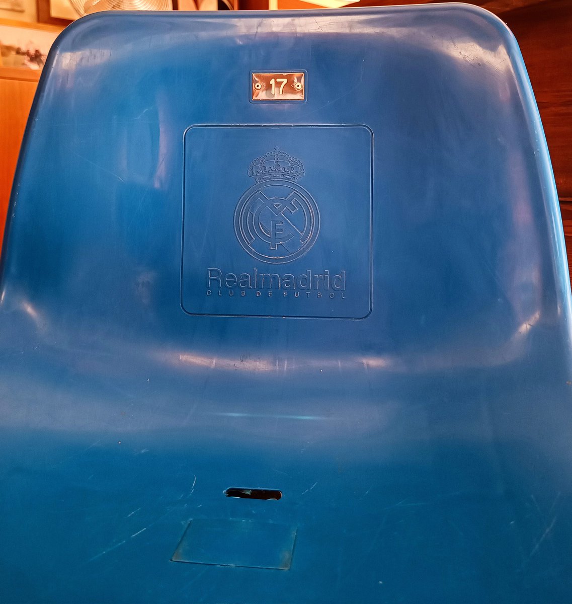 Laura J. tweet media