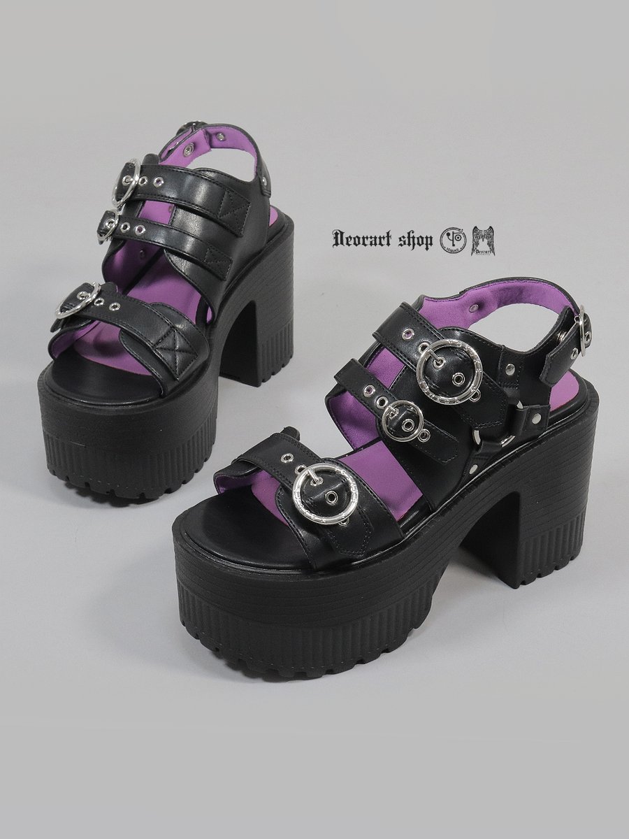 Deorart_shop's tweet image. 【新入荷のお知らせ】
Oリングやハトメなどのシルバーパーツをデザインした、厚底のシルエットが人気のサンダル。パンクロック・地雷系・モードな雰囲気など、幅広いファッションに合わせやすいシルエットが魅力。

deorart-shop.jp/c/category/sho…

#Deorart　#shoes