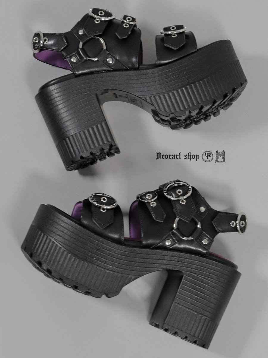 Deorart_shop's tweet image. 【新入荷のお知らせ】
Oリングやハトメなどのシルバーパーツをデザインした、厚底のシルエットが人気のサンダル。パンクロック・地雷系・モードな雰囲気など、幅広いファッションに合わせやすいシルエットが魅力。

deorart-shop.jp/c/category/sho…

#Deorart　#shoes