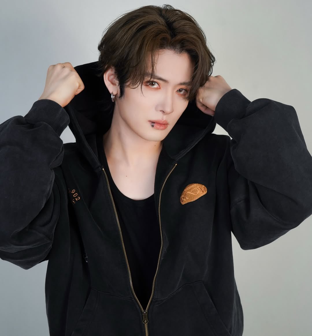 𝐑𝐢𝐤𝐢𝐦𝐚𝐫𝐮 𝐓𝐡𝐚𝐢𝐥𝐚𝐧𝐝 tweet media