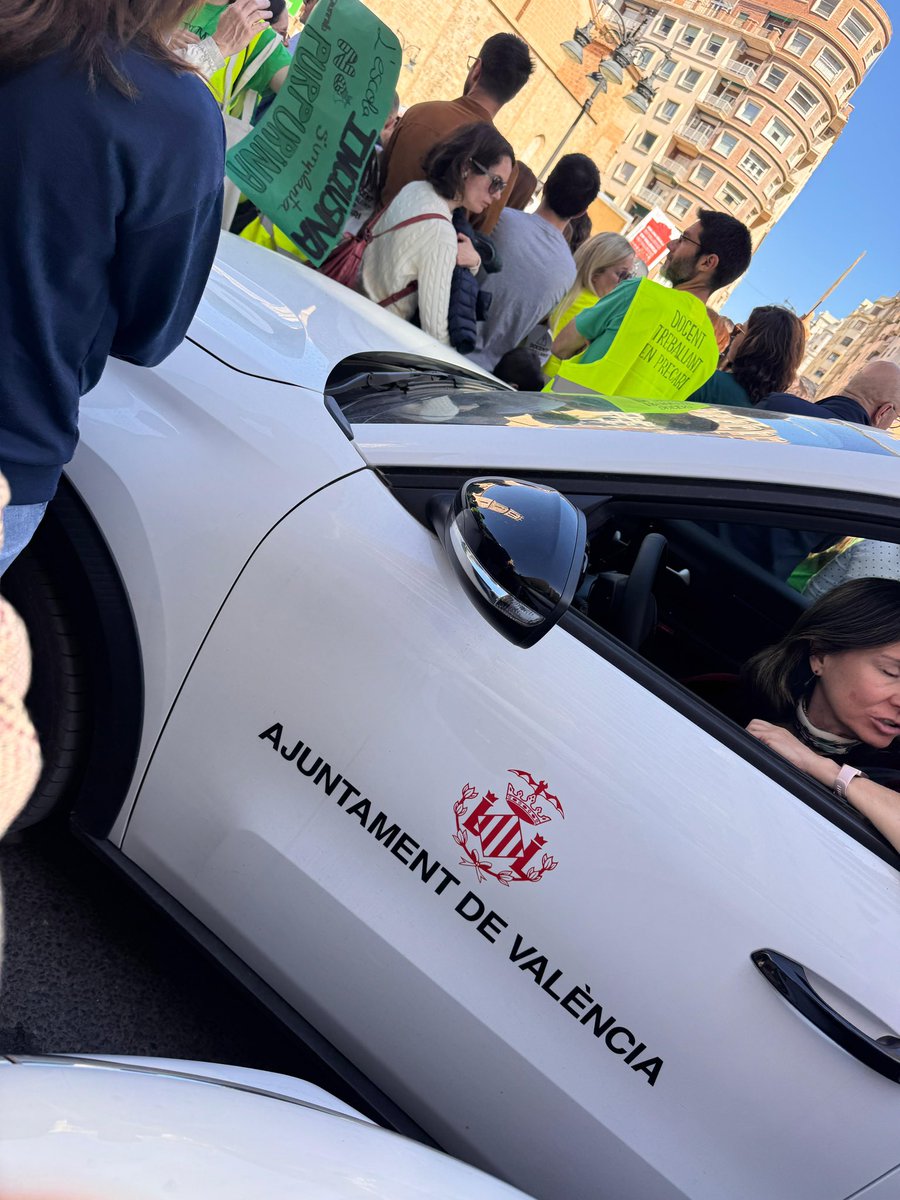 Compromís València tweet media