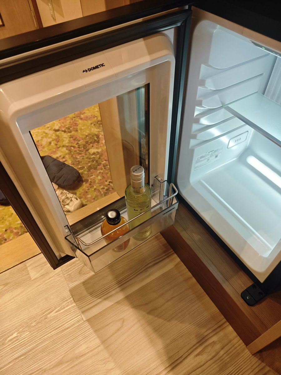 さんふらわあ、復路だけコネクティングスイーツ取れたんだけどこれはめちゃくちゃいい・・！
二部屋連結だからトイレもシャワーも展望デッキそれぞれについてる・・！