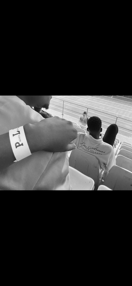 Miss September tweet media