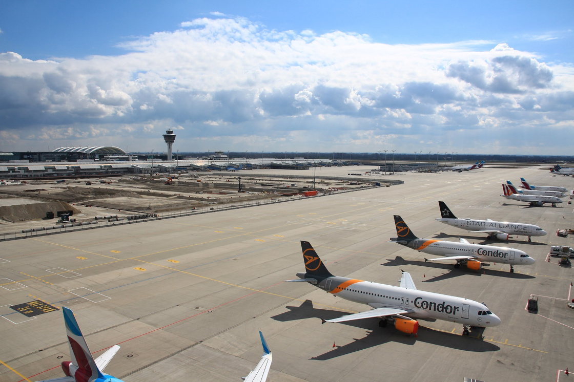 AirportSupplier's tweet image. DFS exercises contractual option for extension of ERA wide area ADS-B system of German airspace monitoring airport-suppliers.com/supplier-press… #ERA #ERACompany #ADSB #AirspaceMonitoring #OMNIPOLGroup #MultiSensorSurveillanceSystem