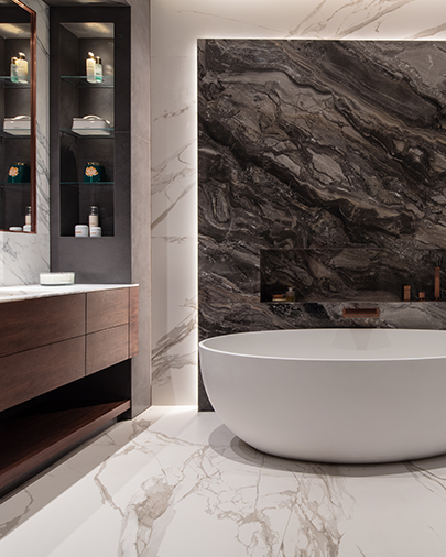 RosWilsonDesign's tweet photo. This modern minimalist scheme is warmed by earthy tones drawn from dramatic Arabescato Orobico Lucido stone and echoed in the rich timber veneer and rose gold brassware and mirror surround. #interiordesigner #interiorarchitect #luxuryinteriordesign  #roselindwilsondesign https://t.co/5Lpvh2sUu9