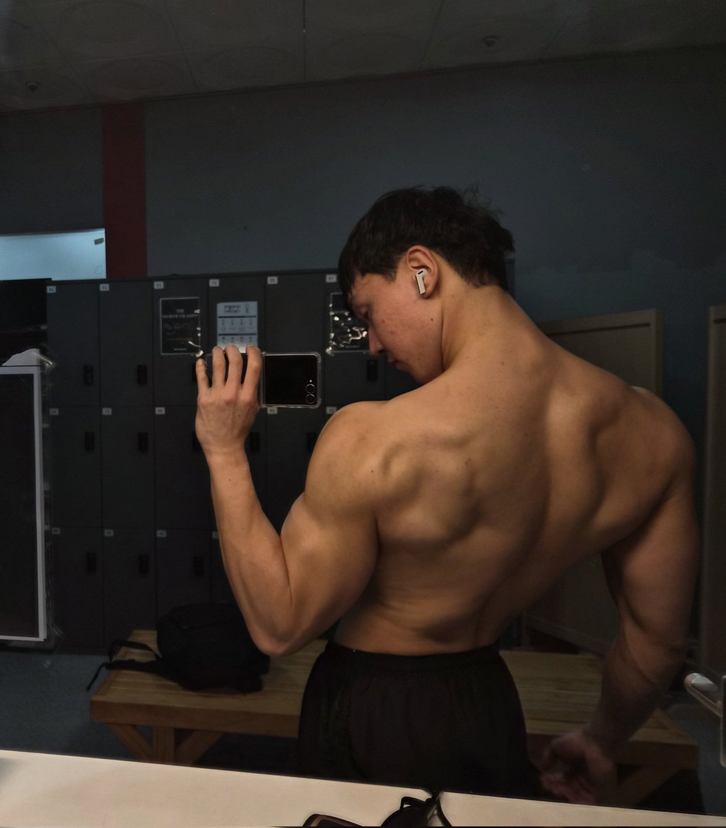 성도로롱 tweet media