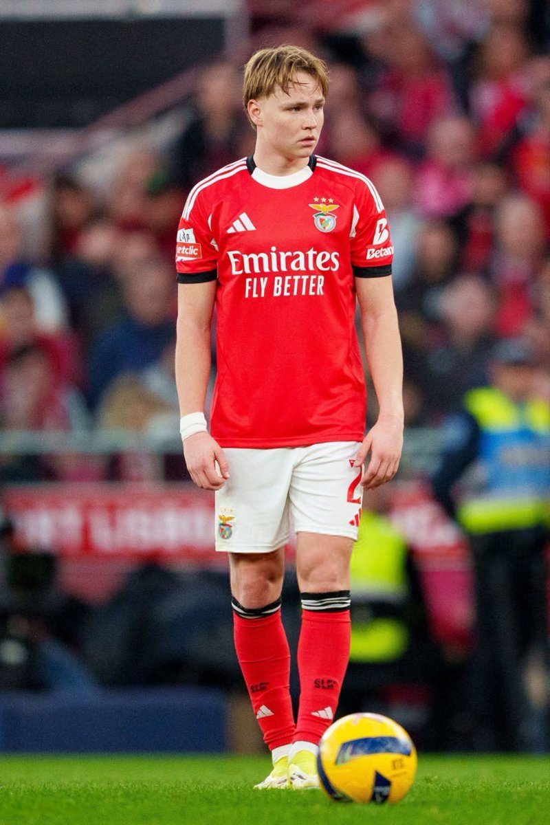 FCB World tweet media