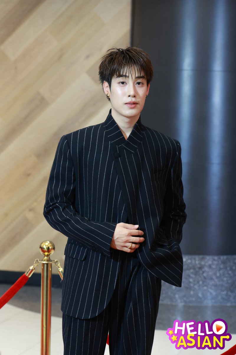 Hello Asian tweet media