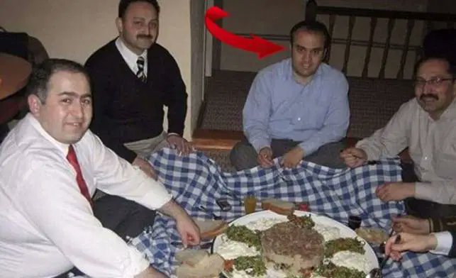 Madem geriye dönük operasyon yapıyorsunuz,  FETÖ’cülerin sofrasında maklube yiyen AKP’li Eski Bursa Büyükşehir Belediye Başkanı Alinur Aktaş’ı   neden tutuklamadınız?