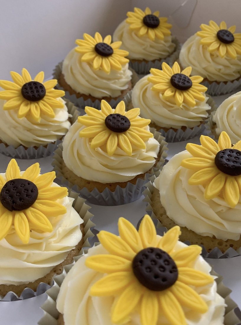 Poppy's Cupcakes tweet media