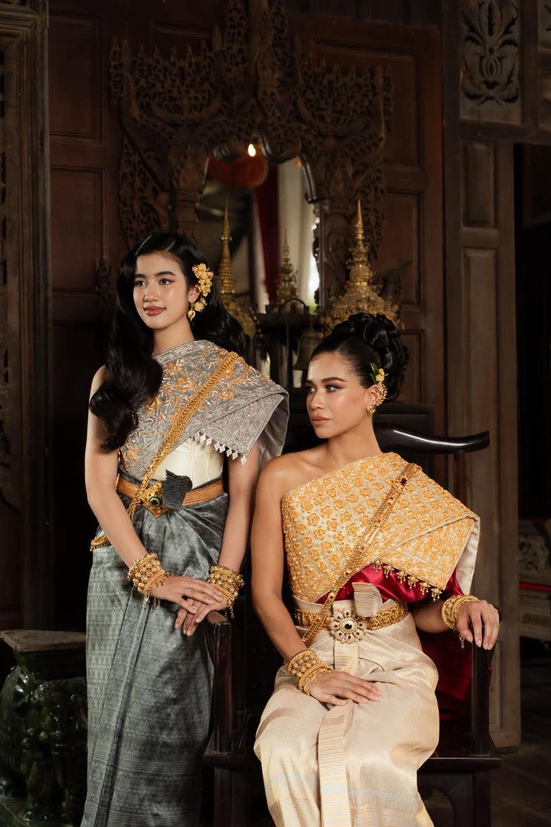 Justme_Ryny's tweet photo. more princesses pics
#sbaikhmer #khmerdress
#khmertraditionalclothes https://t.co/PkIFI7U23x