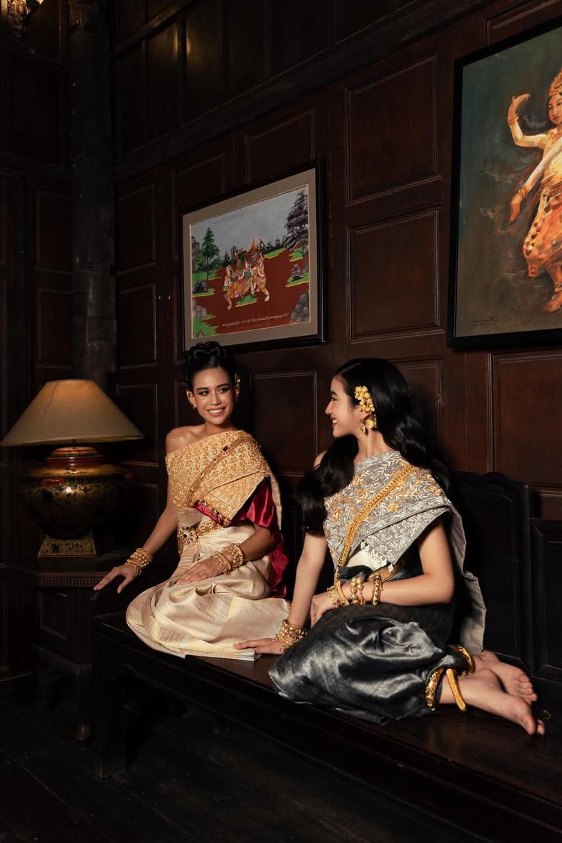 Justme_Ryny's tweet photo. more princesses pics
#sbaikhmer #khmerdress
#khmertraditionalclothes https://t.co/PkIFI7U23x