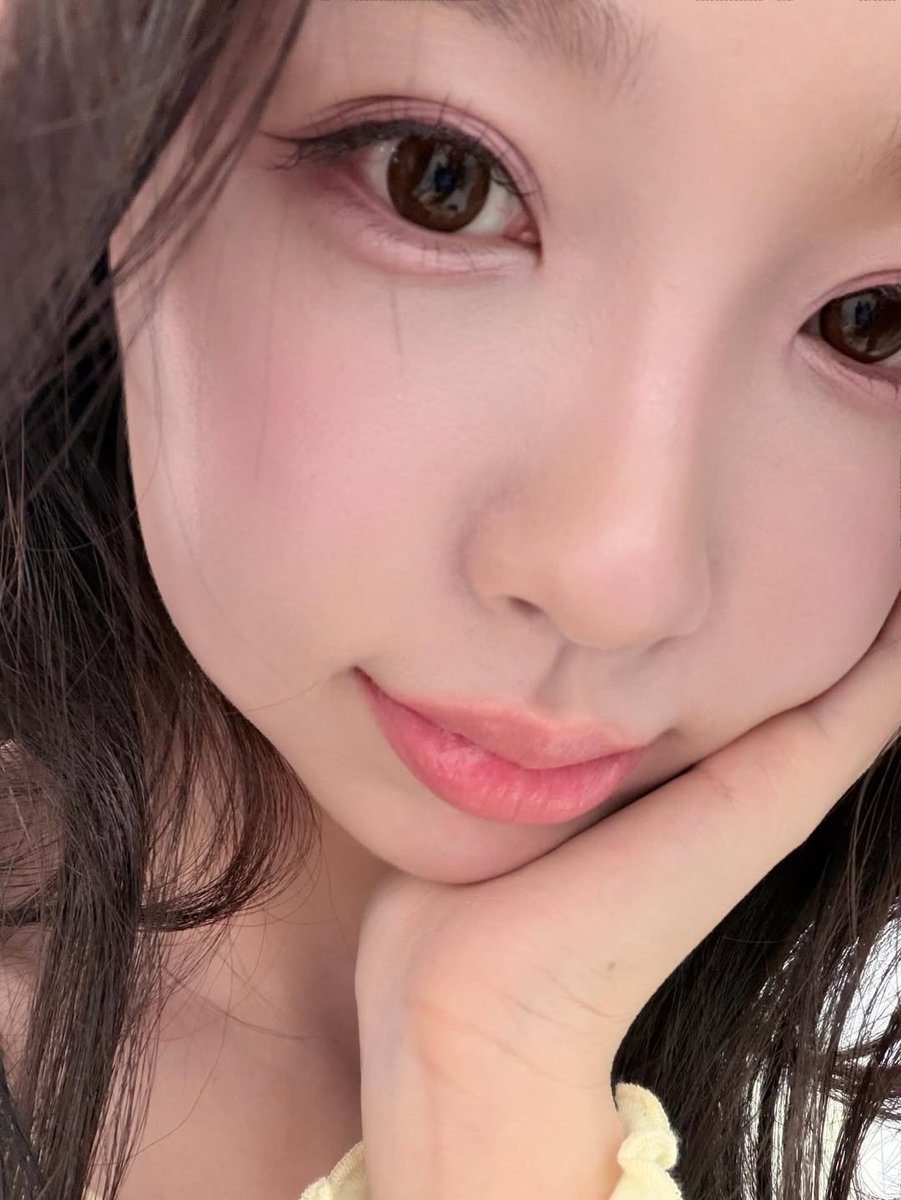 yu shuxin pics tweet media