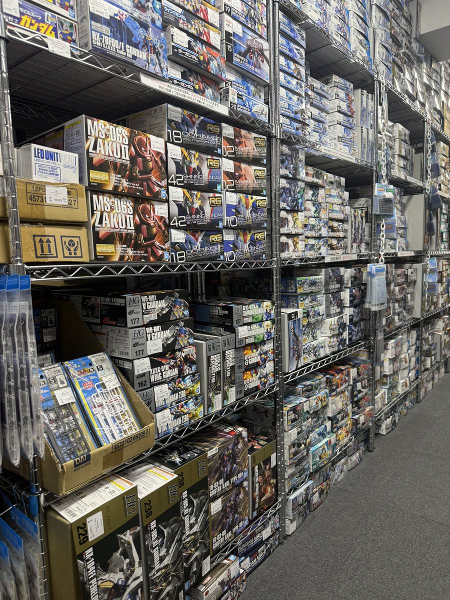 楽模型 港区新橋4-24-11 中村ビル8F tweet media