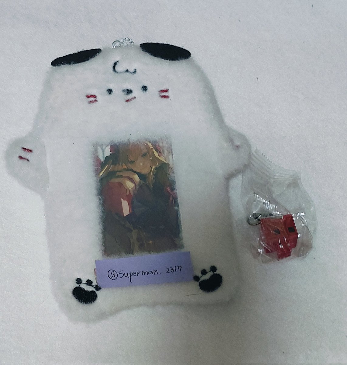 Superman_2317's tweet photo. @yakitatelucky はじめまして。検索より失礼致します。
画像①赤を所持しております。
画像②ピンクとの1:1での交換は可能でしょうか？
郵送交換希望です。
ご検討の程、宜しくお願い致します。 https://t.co/hez18q4hLp