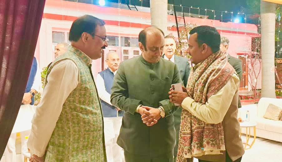 भाजपा उत्तर प्रदेश के प्रवक्ता, मीडिया पैनलिस्ट एंव प्रखर वक्ता श्रीमान <a href="/manishBJPUP/">पंडित मनीष शुक्ला 🪷ManishShukla</a> जी को जन्मदिवस की हार्दिक बधाई! 🪴💐

माँ बाराही देवी जी से प्रार्थना है, सपरिवार सदैव स्वस्थ एवं प्रसन्न रहें, पारिवारिक, आध्यात्मिक, सामाजिक एवं राजनैतिक जीवन में उन्नति व सम्मान प्राप्त करें।