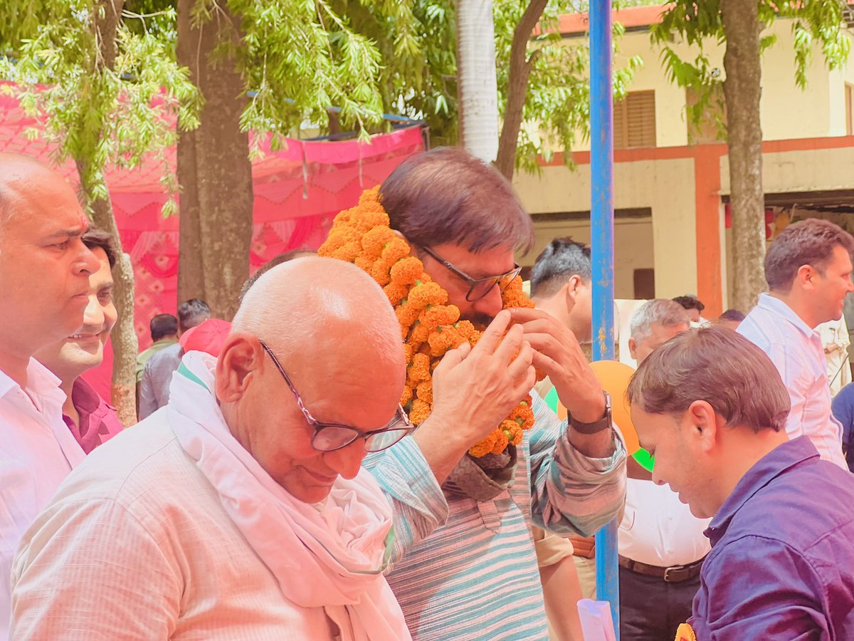 Dhirendra Singh tweet media