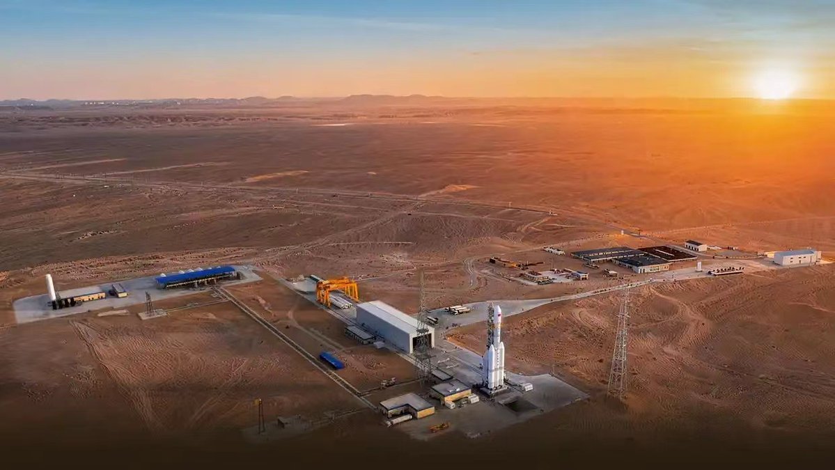 AmzChina's tweet image. On March 30 at 7 PM, the Lijian-2 Y1 carrier rocket successfully launched, sending three #satellites into their planned #orbits. It was the rocket’s first #flight — and here’s the wild part: it’s basically snapped together like building blocks!