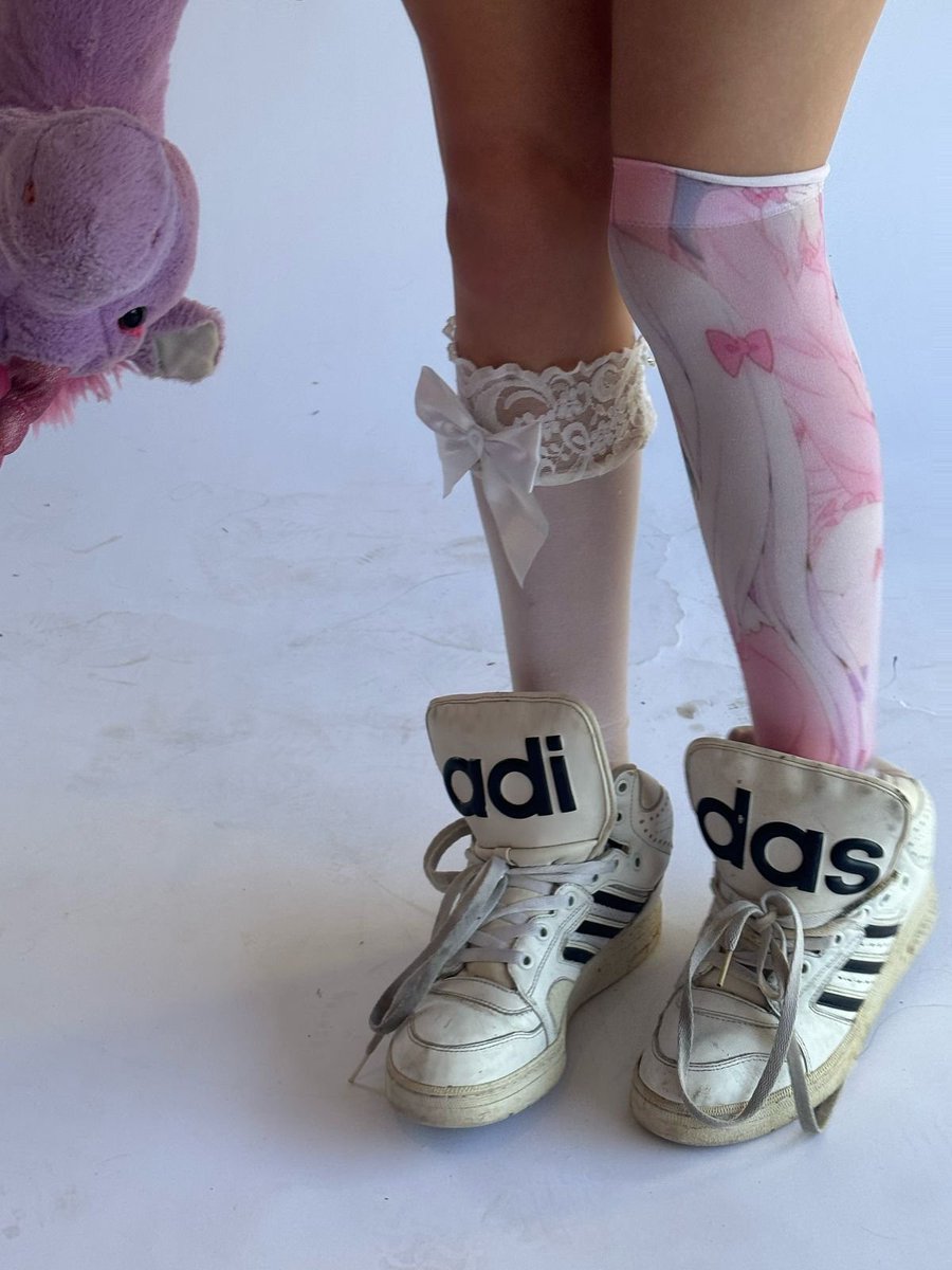 happy nice girl tweet media