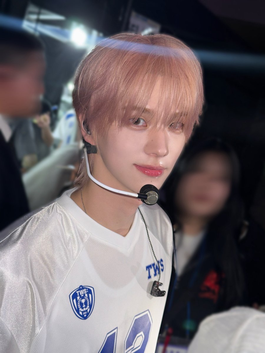 TWSLATION_'s tweet photo. [260331] #SHINYU WV POST

🦒: congratulations TWS on 800 days!!! thank you 42 🍑🍑​​​​​​​​​​​​​​​​

#신유 #TWS #투어스 @TWS_PLEDIS https://t.co/lQzNMFejAR