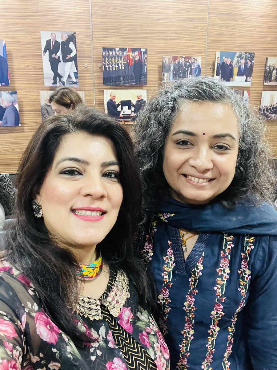 saharzaman's tweet image. At the recently held Women’s Roundtable organised by World Peoples Assembly which included women from BRICS+ nations, we discussed the impact of women’s area of influence as entrepreneur, citizen, creator, professional, muse &amp;amp; mother (1/2)
#Women #roundtable #SaharZaman #HunarTV