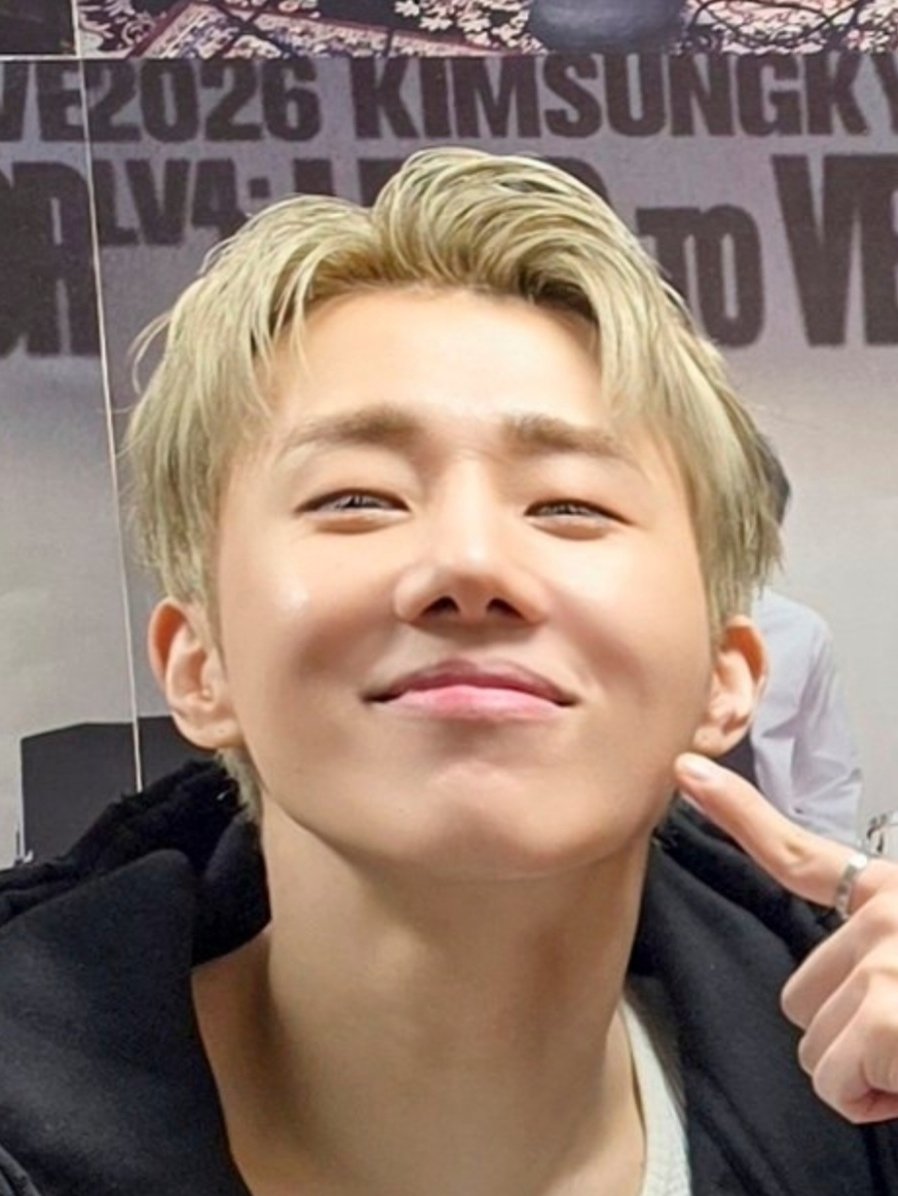 thiskimsunggyu's tweet photo. #이거김성규 https://t.co/4c9olGao4i