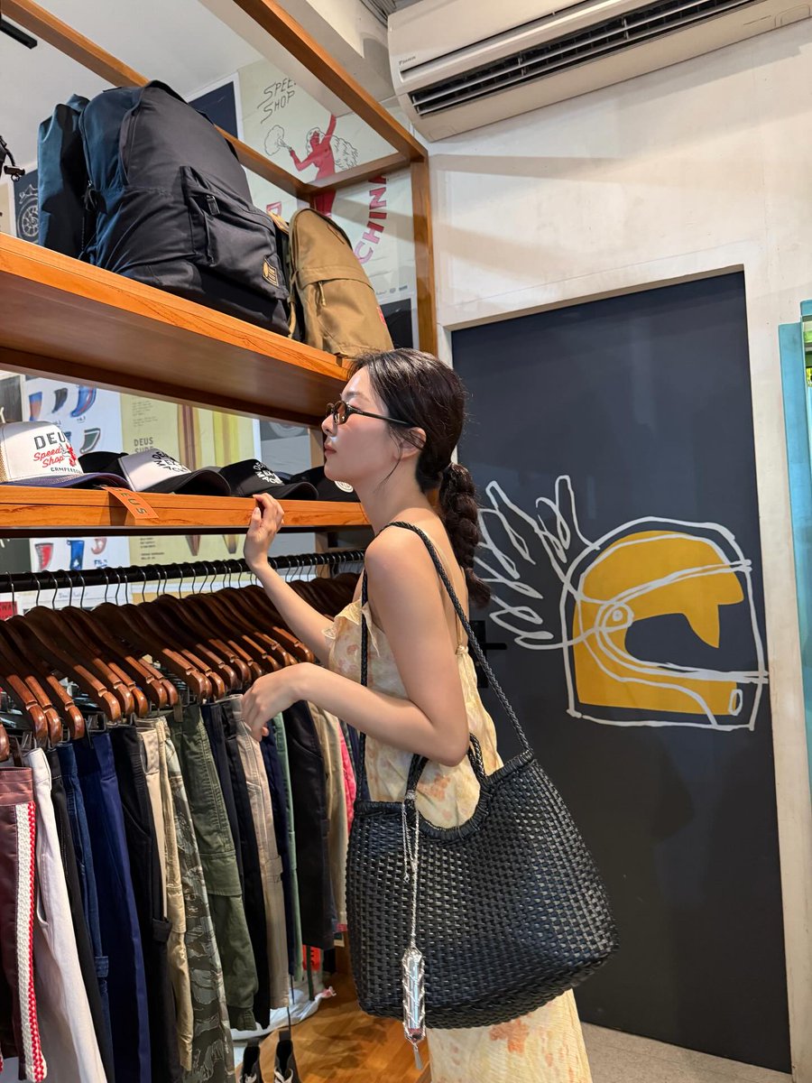 i love seulgi cosmic in eyes😘🐻👰‍♀️🇰🇷 tweet media