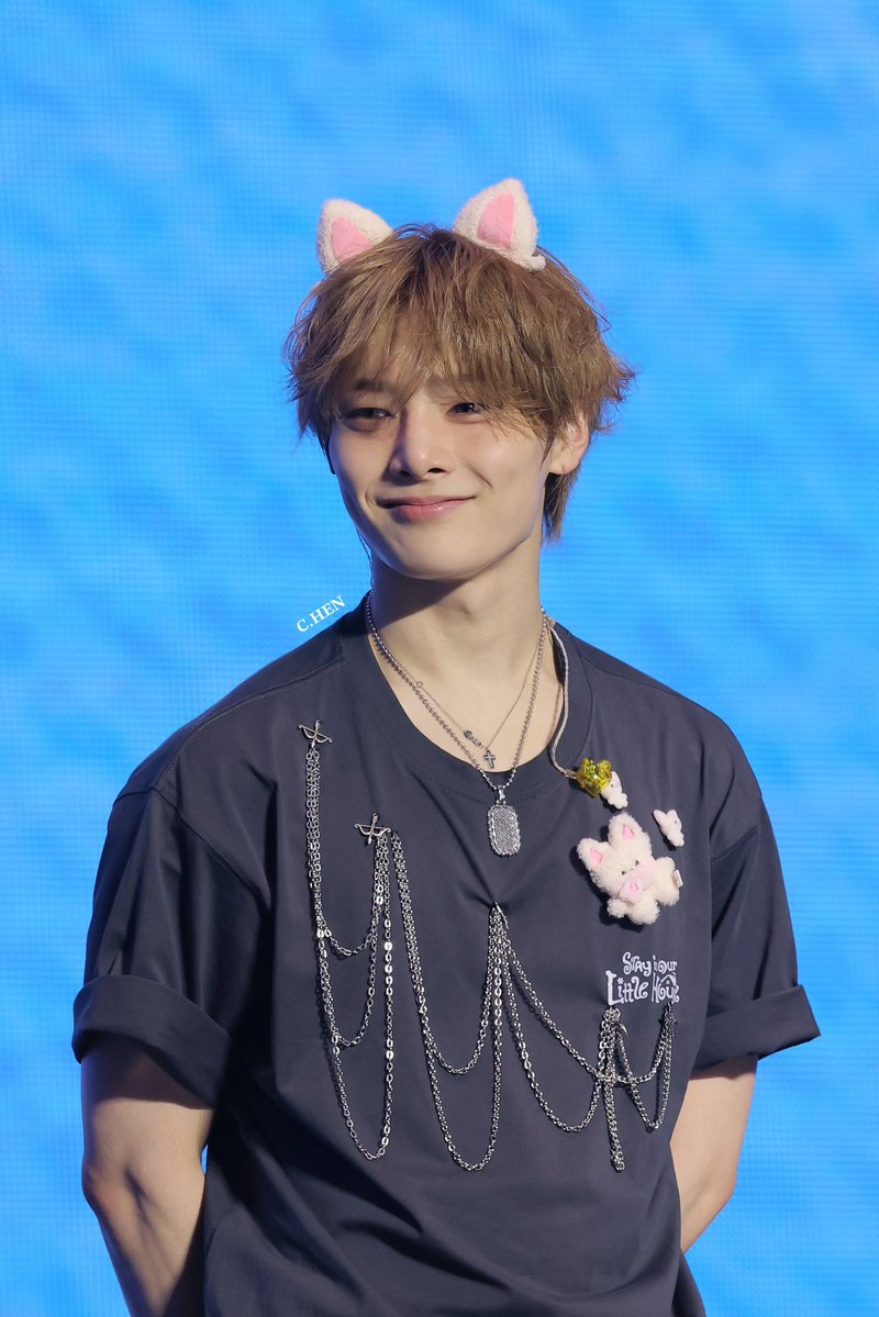 𝐂.𝐇𝐄𝐍 tweet media